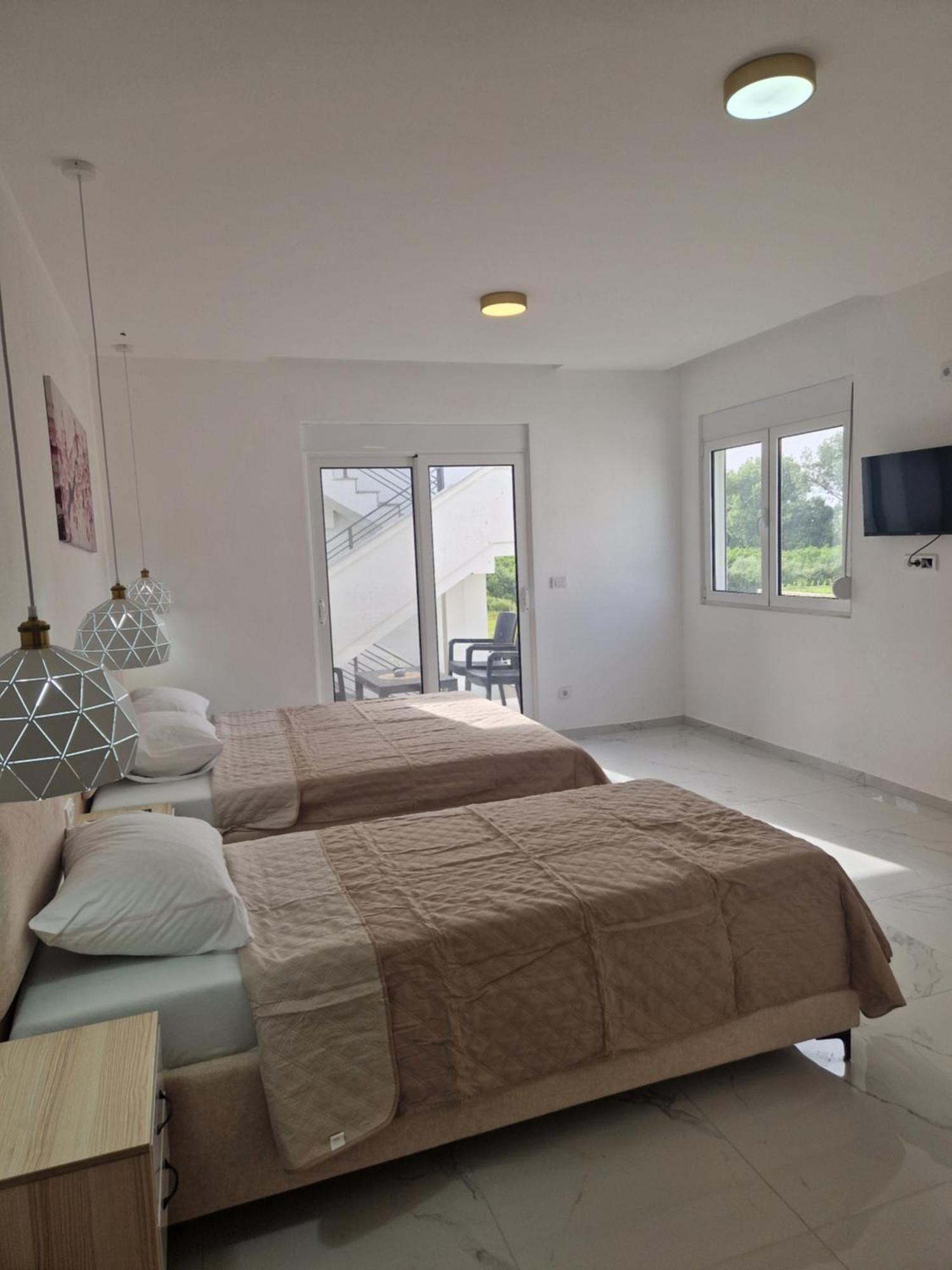 Ivana Apartments Ulcinj Esterno foto